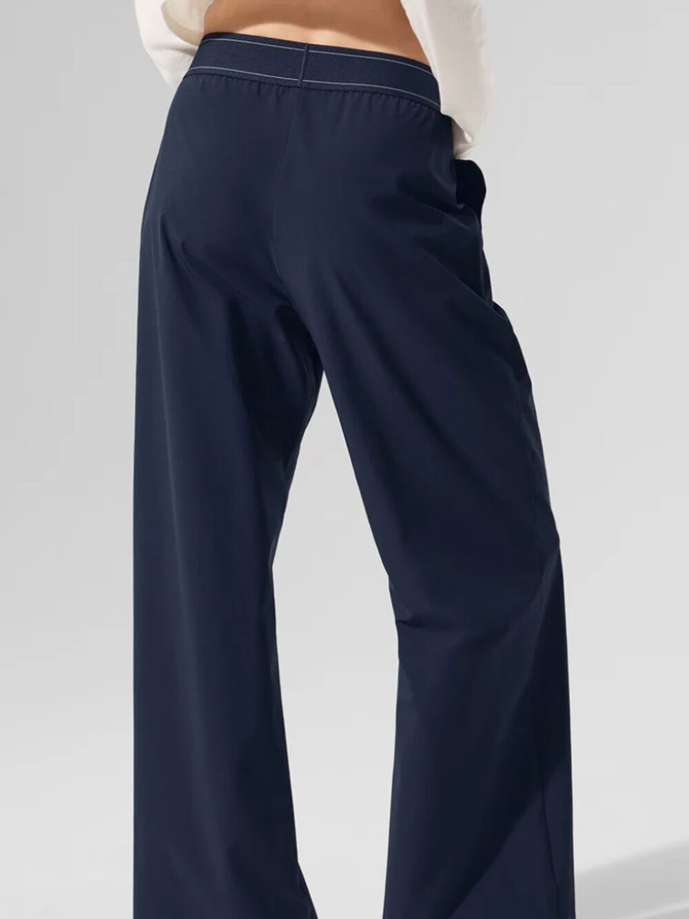 NWT Alo Yoga Suit Up Trouser πΏ Navy Blue Regular 30" Inseam π§ - Picture 5 of 8